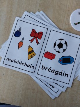 Nollaig (Christmas) - Posers / Flashcards / Matching Cards